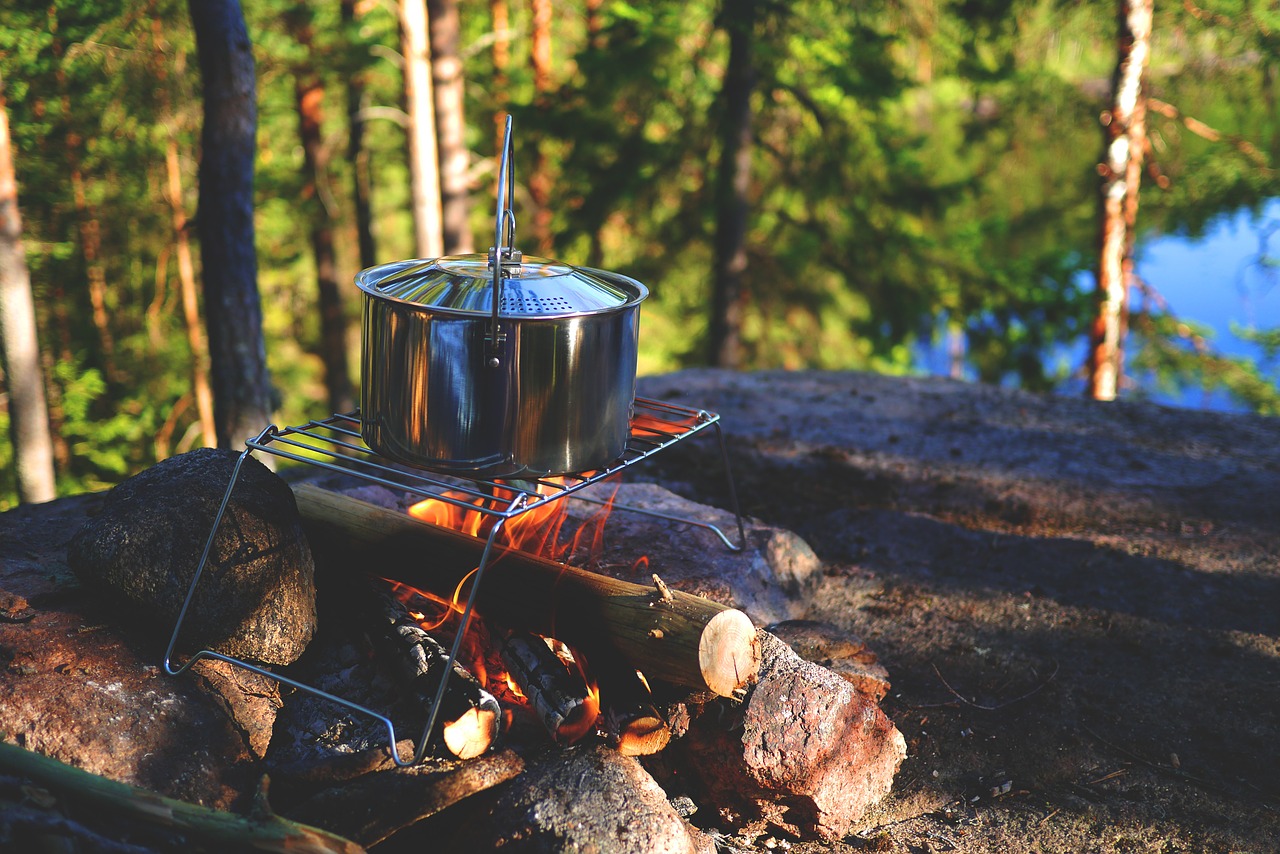 Fall Camping Tips include cookware!