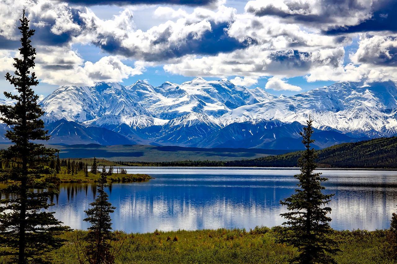 Planning the Ultimate Alaska Road Trip by RV is easy when you have the Internet!